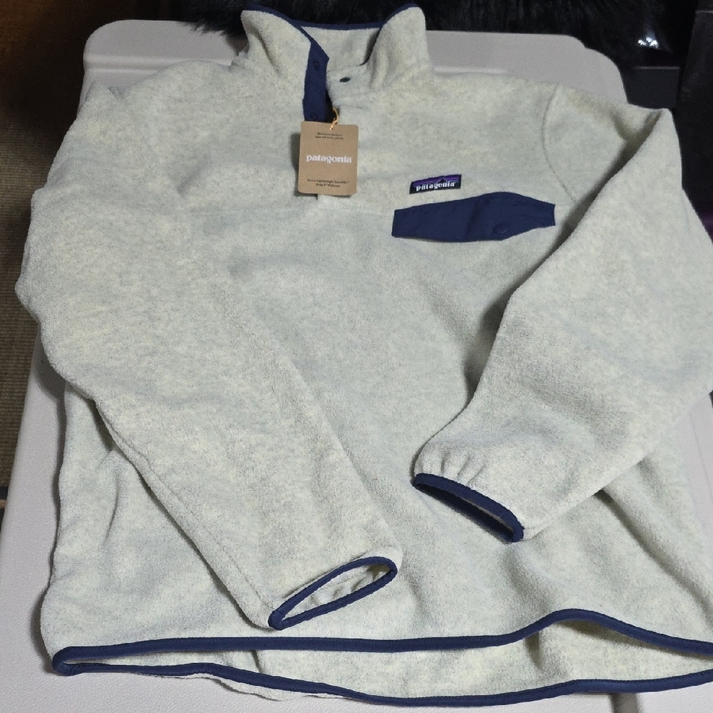 Patagonia Off-White Fleece with Navy Trim